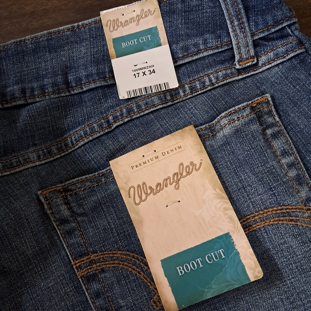 Wrangler Boot Cut Distressed Denim Jeans Women's 17x34 NWT - Picture 8 of 8